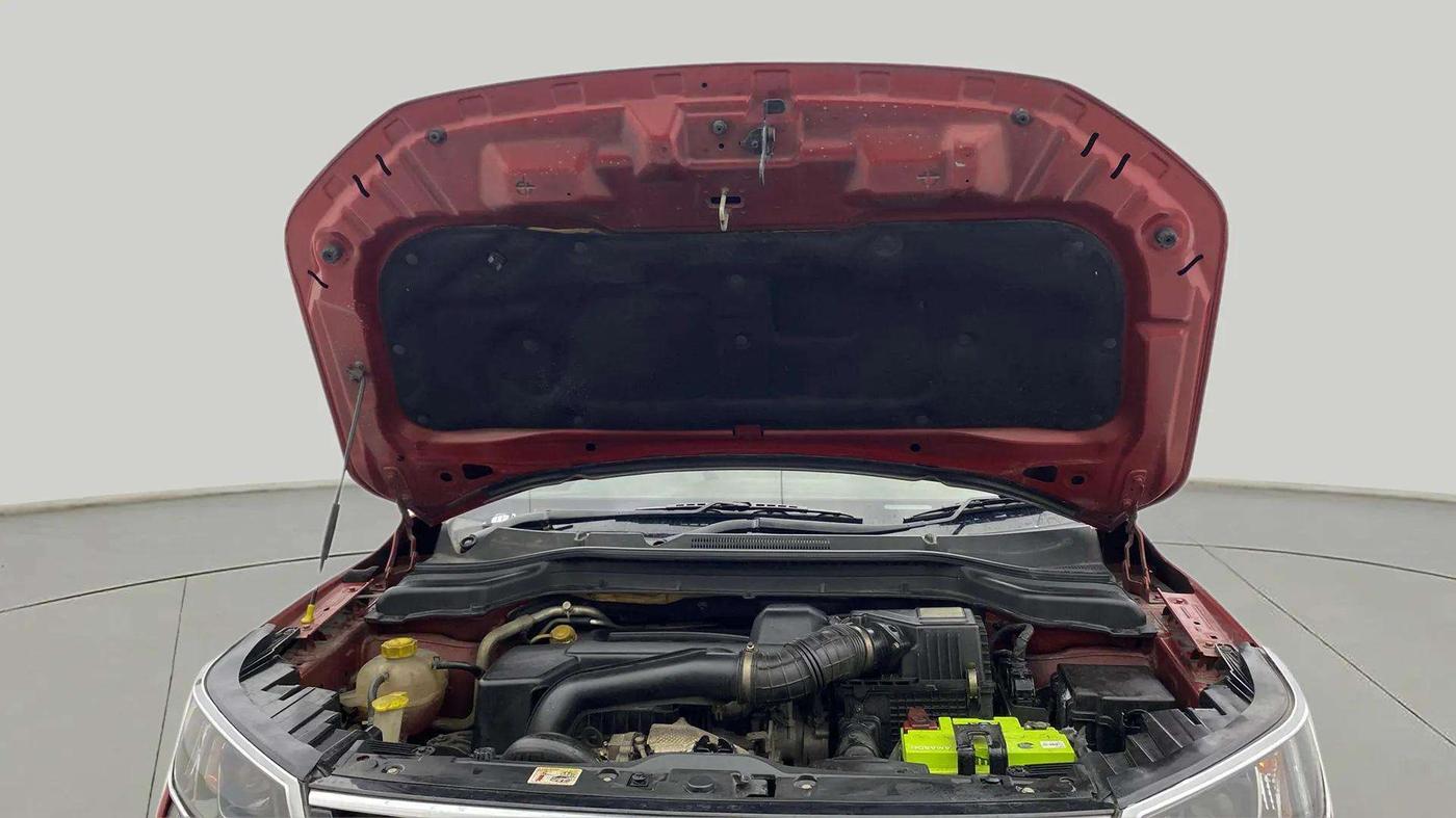 2019 Mahindra XUV300 W8 (O) 1.5 DIESEL, Diesel, Manual, 84,126 km, Open Bonet