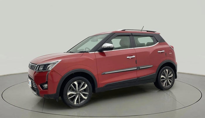 2019 Mahindra XUV300 W8 (O) 1.5 DIESEL, Diesel, Manual, 83,911 km, Left Front Diagonal