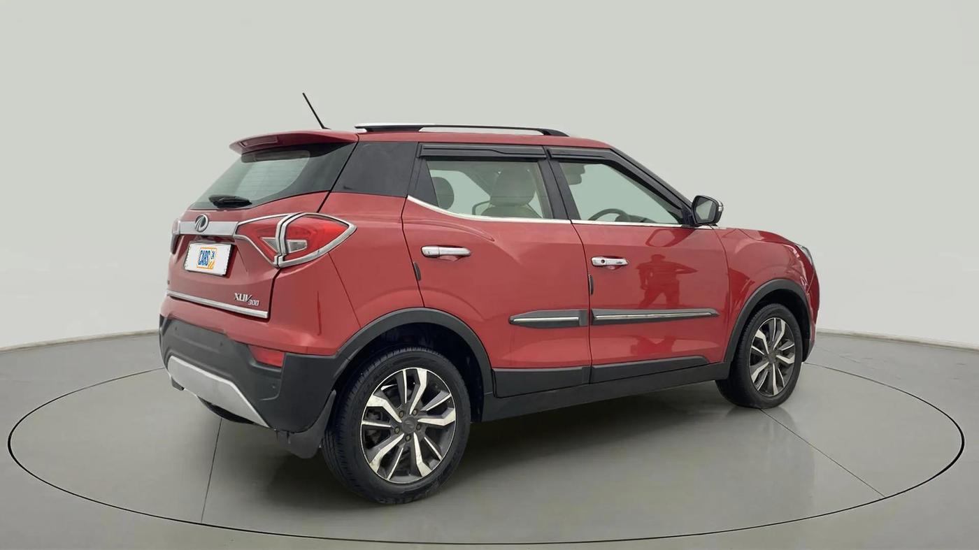 2019 Mahindra XUV300 W8 (O) 1.5 DIESEL, Diesel, Manual, 84,126 km, Right Back Diagonal