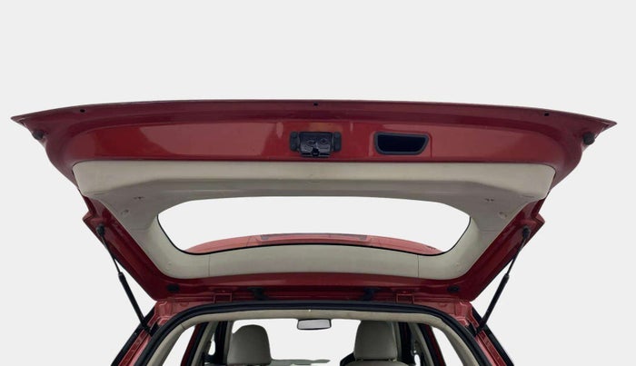 2019 Mahindra XUV300 W8 (O) 1.5 DIESEL, Diesel, Manual, 83,911 km, Boot Door Open