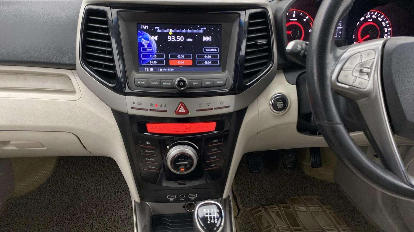 2019 Mahindra XUV300 W8 (O) 1.5 DIESEL, Diesel, Manual, 84,126 km, Air Conditioner