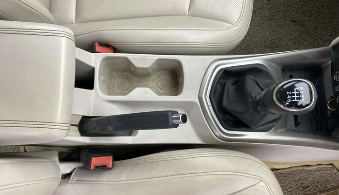 2019 Mahindra XUV300 W8 (O) 1.5 DIESEL, Diesel, Manual, 83,911 km, Gear Lever