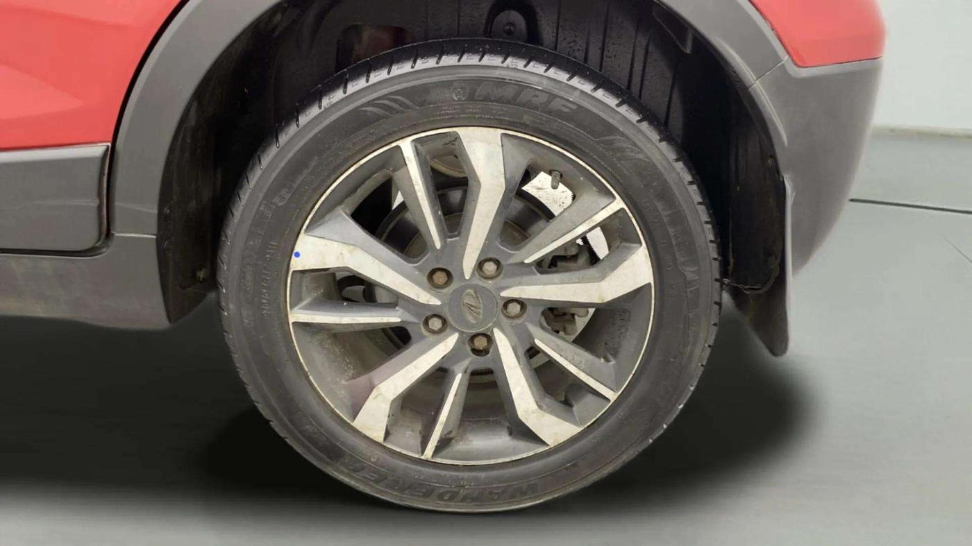2019 Mahindra XUV300 W8 (O) 1.5 DIESEL, Diesel, Manual, 84,126 km, Left Rear Wheel