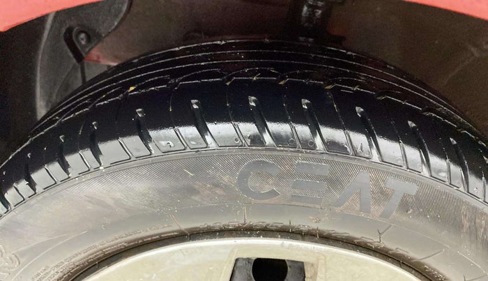 2015 Hyundai Xcent S 1.2, CNG, Manual, 1,06,921 km, Left Front Tyre Tread