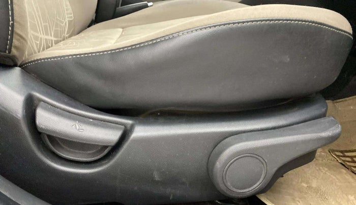 2015 Hyundai Xcent S 1.2, CNG, Manual, 1,06,921 km, Driver Side Adjustment Panel