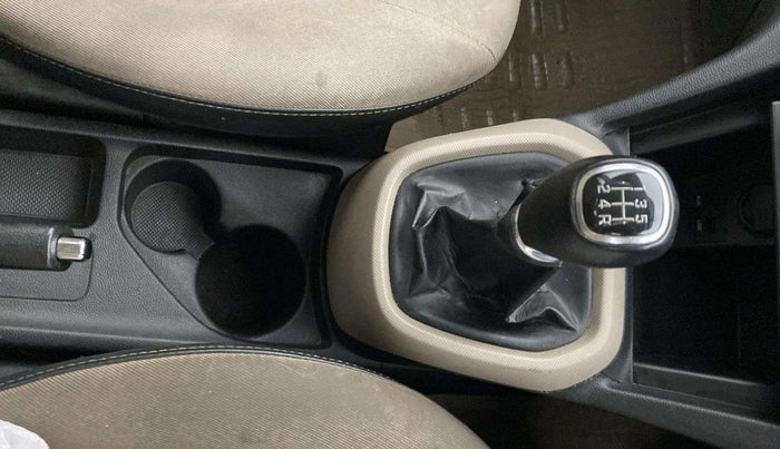 2015 Hyundai Xcent S 1.2, CNG, Manual, 1,06,921 km, Gear Lever