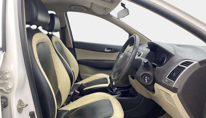 2013 Hyundai i20 MAGNA (O) 1.2, Petrol, Manual, 34,923 km, Right Side Front Door Cabin