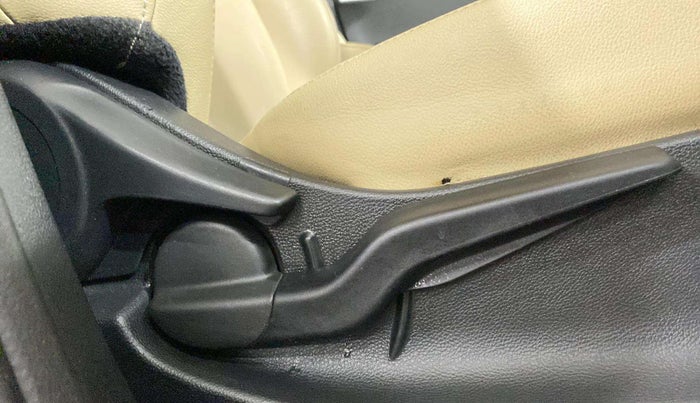 2022 Honda City 1.5L I-VTEC ZX CVT, Petrol, Automatic, 25,178 km, Driver Side Adjustment Panel