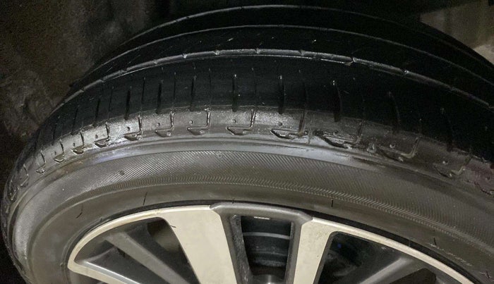 2022 Honda City 1.5L I-VTEC ZX CVT, Petrol, Automatic, 25,178 km, Right Rear Tyre Tread