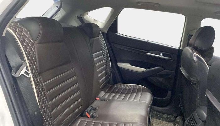 2022 KIA SELTOS HTK PLUS 1.5 IMT, Petrol, Manual, 18,588 km, Right Side Rear Door Cabin