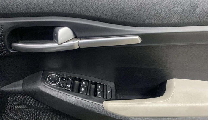 2022 KIA SELTOS HTK PLUS 1.5 IMT, Petrol, Manual, 18,588 km, Driver Side Door Panels Control