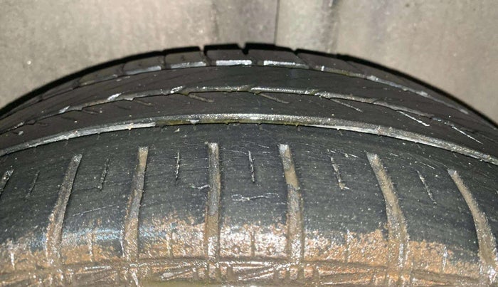 2014 Volkswagen Polo HIGHLINE1.2L, Petrol, Manual, 46,909 km, Left Rear Tyre Tread