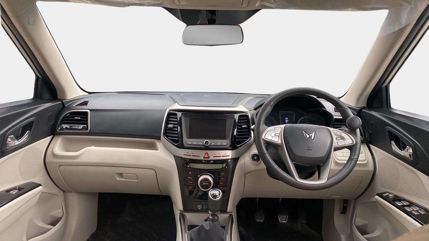 2023 Mahindra XUV300 W8 1.2 PETROL, Petrol, Manual, 16,964 km, Dashboard