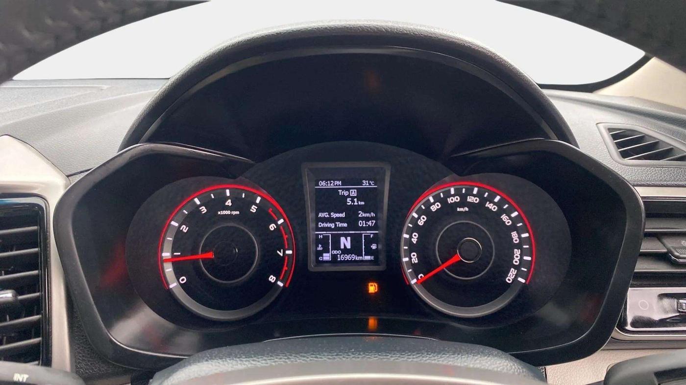 2023 Mahindra XUV300 W8 1.2 PETROL, Petrol, Manual, 16,964 km, Odometer Image
