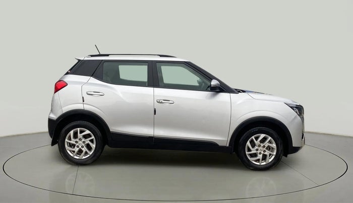 2023 Mahindra XUV300 W8 1.2 PETROL, Petrol, Manual, 16,964 km, Right Side View