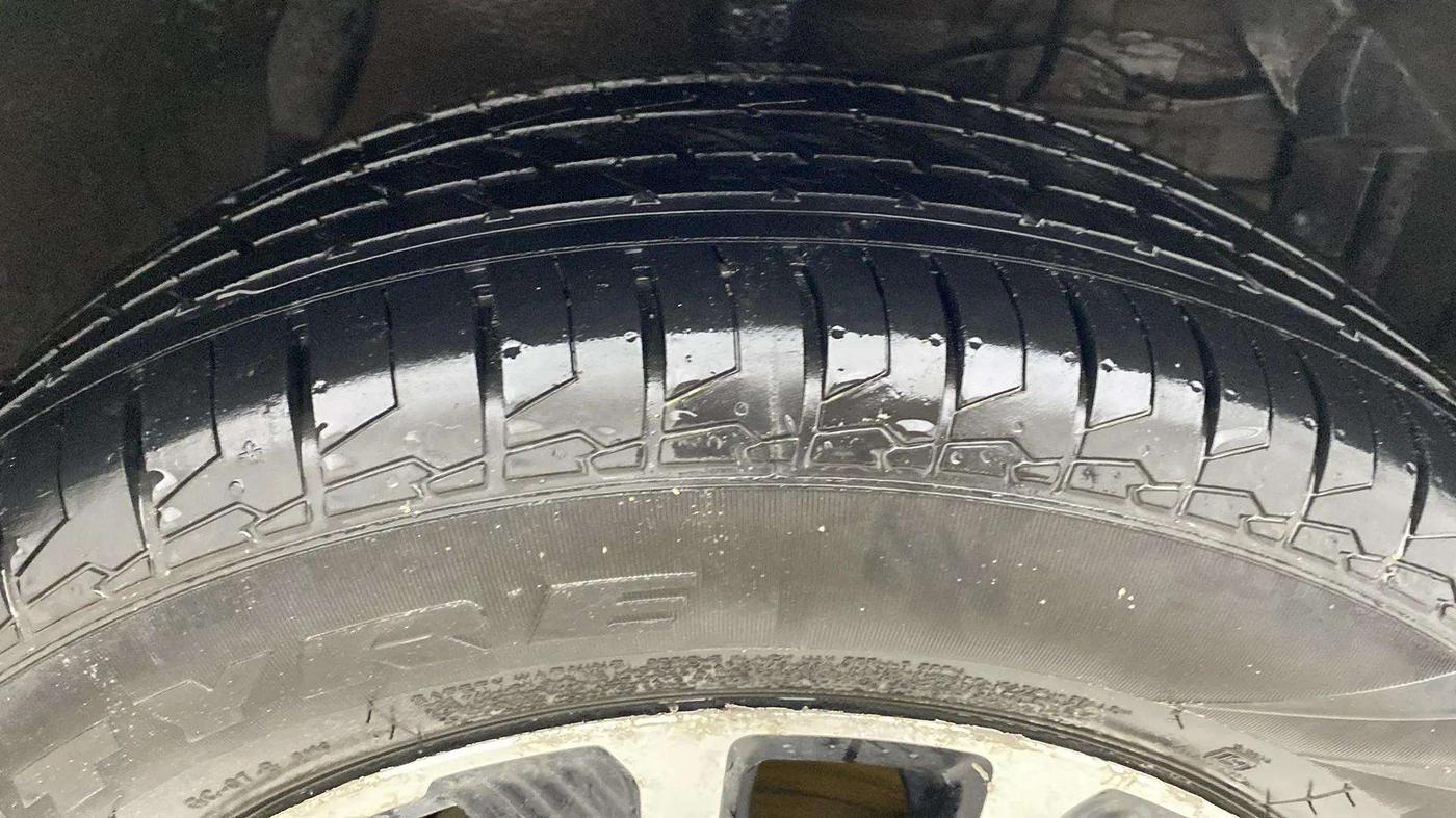 2020 Maruti Vitara Brezza ZXI PLUS, CNG, Manual, 75,815 km, Right Front Tyre Tread