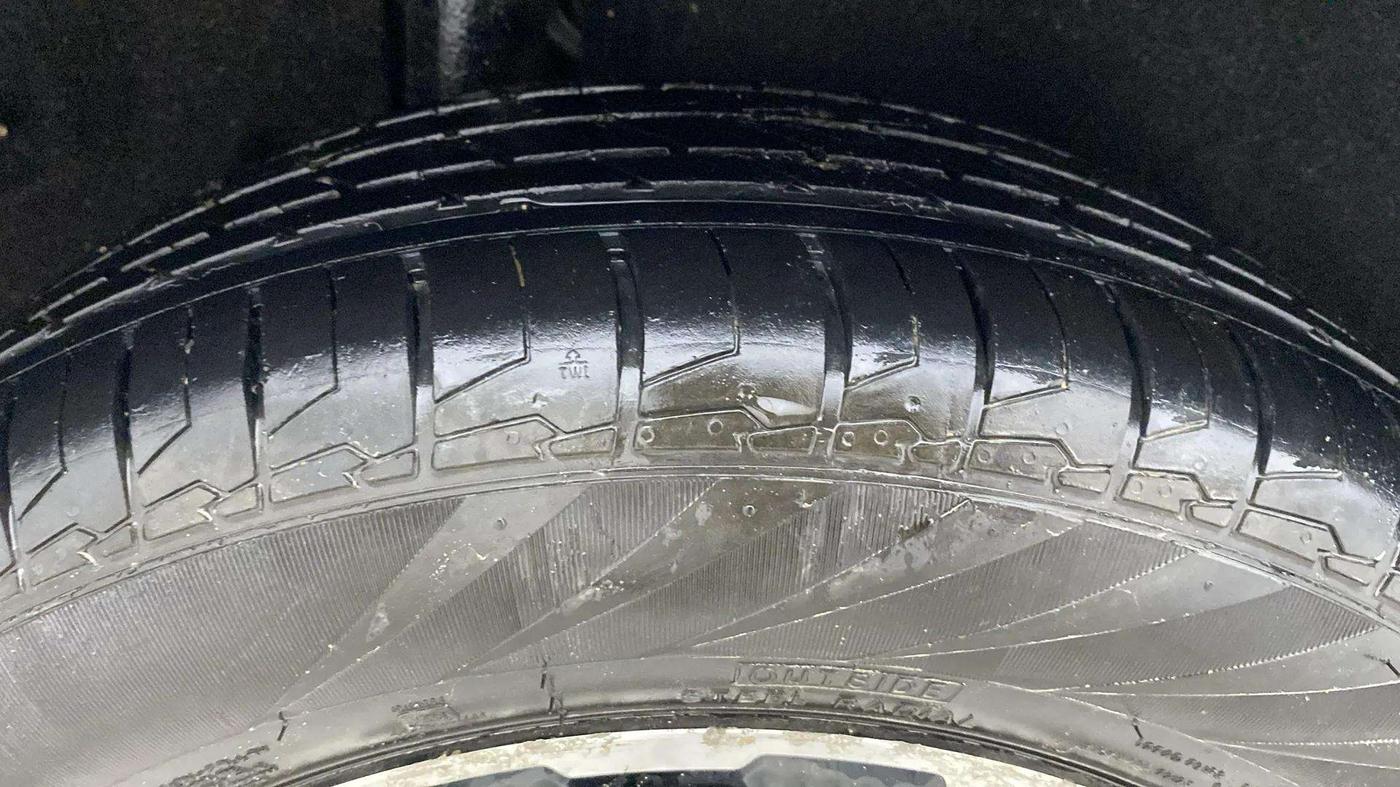 2020 Maruti Vitara Brezza ZXI PLUS, CNG, Manual, 75,815 km, Right Rear Tyre Tread