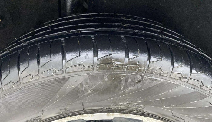 2020 Maruti Vitara Brezza ZXI PLUS, CNG, Manual, 75,784 km, Right Rear Tyre Tread