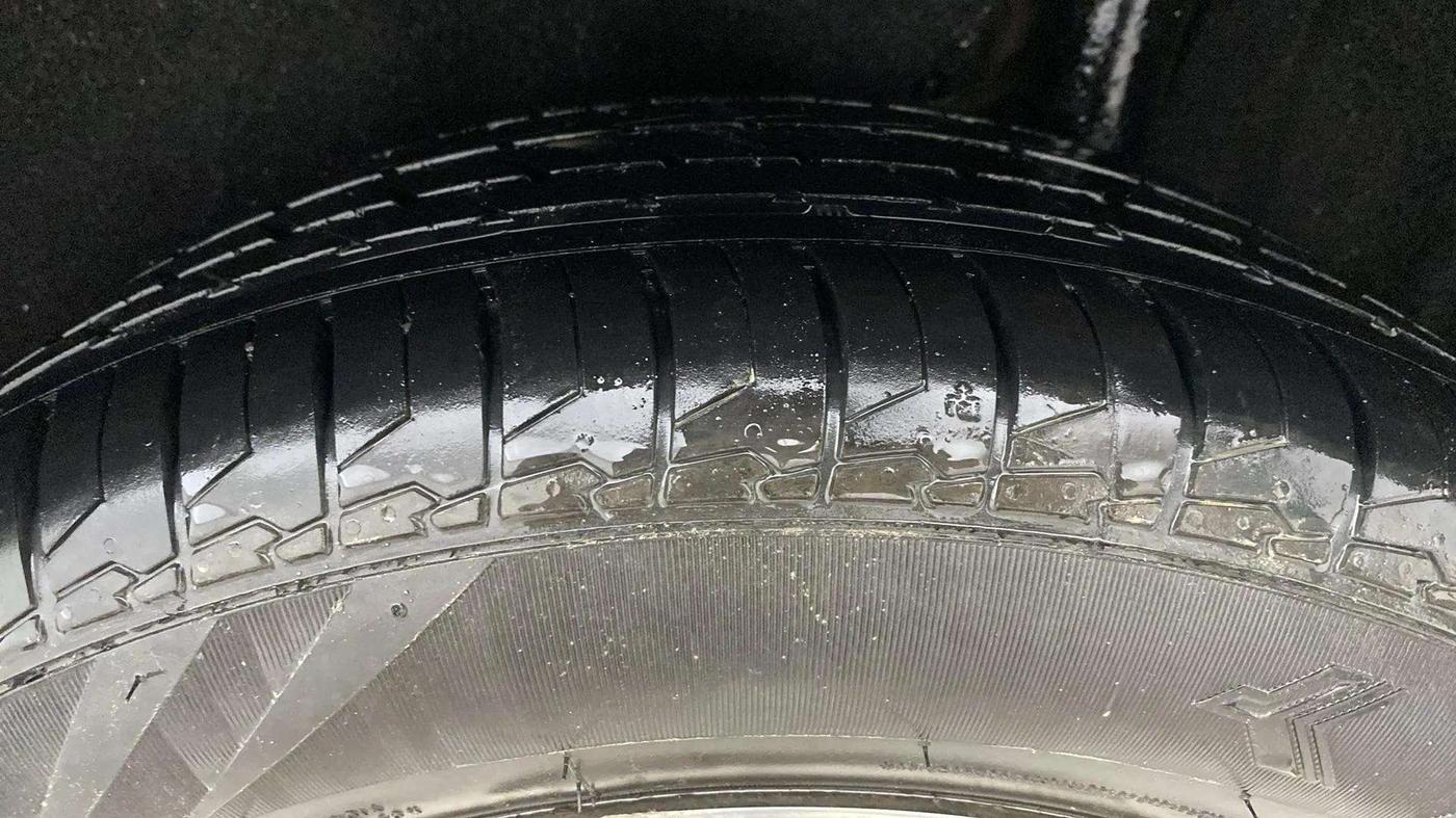 2020 Maruti Vitara Brezza ZXI PLUS, CNG, Manual, 75,815 km, Left Rear Tyre Tread