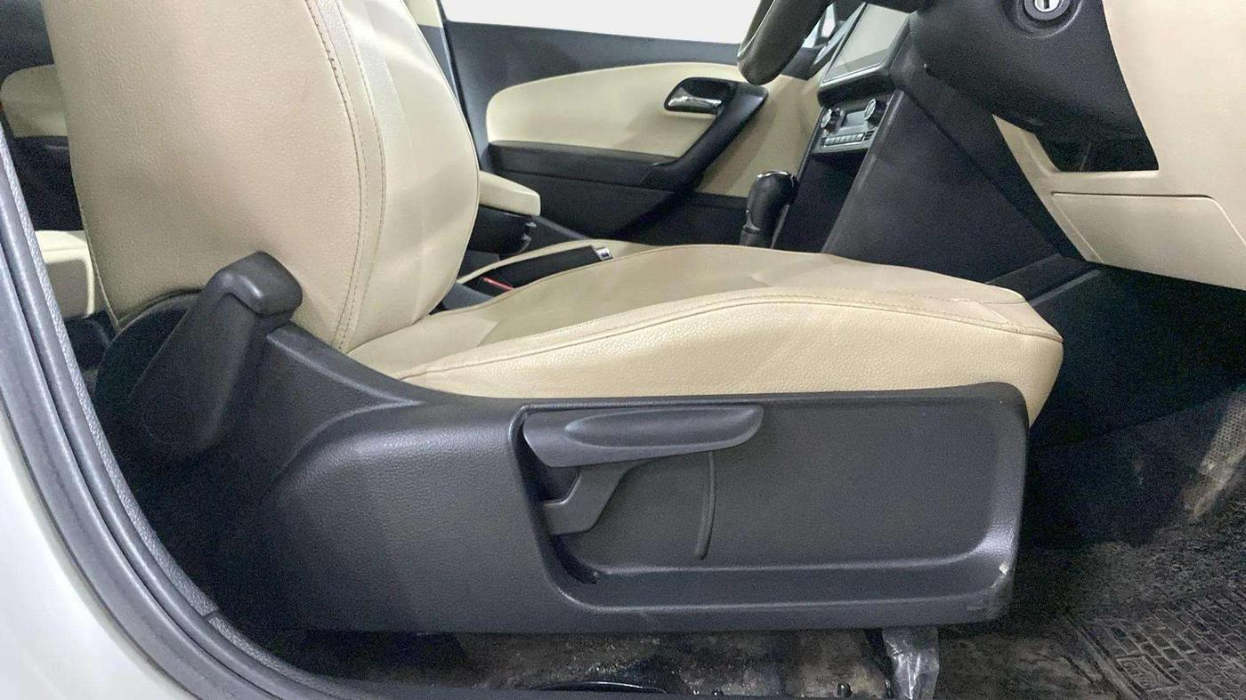2021 Skoda Rapid STYLE AT TSI, Petrol, Automatic, 31,639 km, Driver Side Adjustment Panel