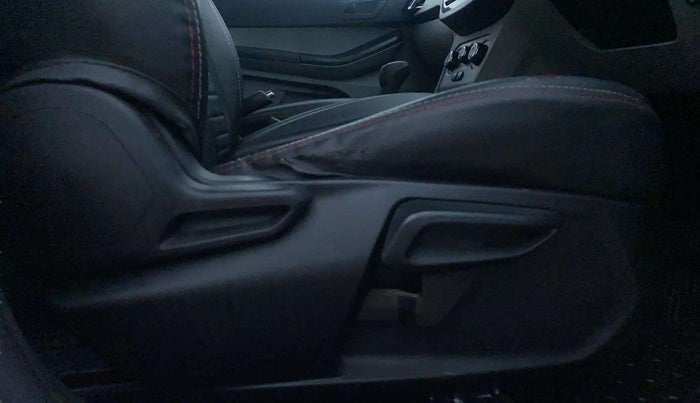 2023 Tata Tiago XT RHYTHM PETROL, Petrol, Manual, 31,158 km, Driver Side Adjustment Panel