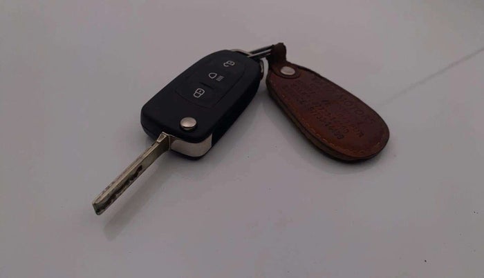 2023 Tata Tiago XT RHYTHM PETROL, Petrol, Manual, 31,158 km, Key Close Up
