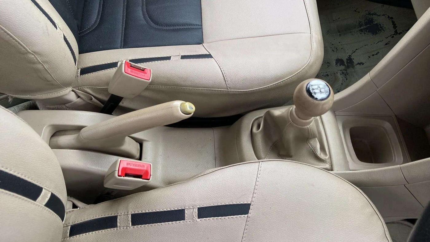 2014 Maruti Swift Dzire VDI, Diesel, Manual, 84,748 km, Gear Lever