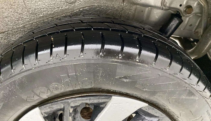 2016 Maruti Wagon R 1.0 VXI, Petrol, Manual, 61,263 km, Left Rear Tyre Tread