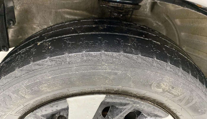 2016 Maruti Wagon R 1.0 VXI, Petrol, Manual, 61,263 km, Left Front Tyre Tread