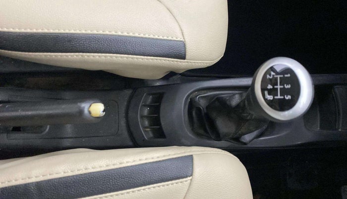 2016 Maruti Wagon R 1.0 VXI, Petrol, Manual, 61,263 km, Gear Lever