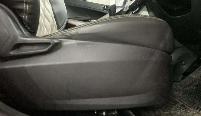 2023 Tata NEXON XMA SUNROOF DIESEL, Diesel, Automatic, 50,133 km, Driver Side Adjustment Panel