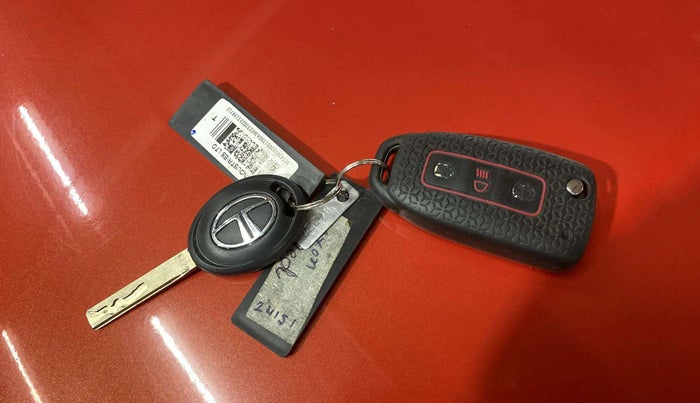 2023 Tata NEXON XMA SUNROOF DIESEL, Diesel, Automatic, 50,133 km, Key Close Up