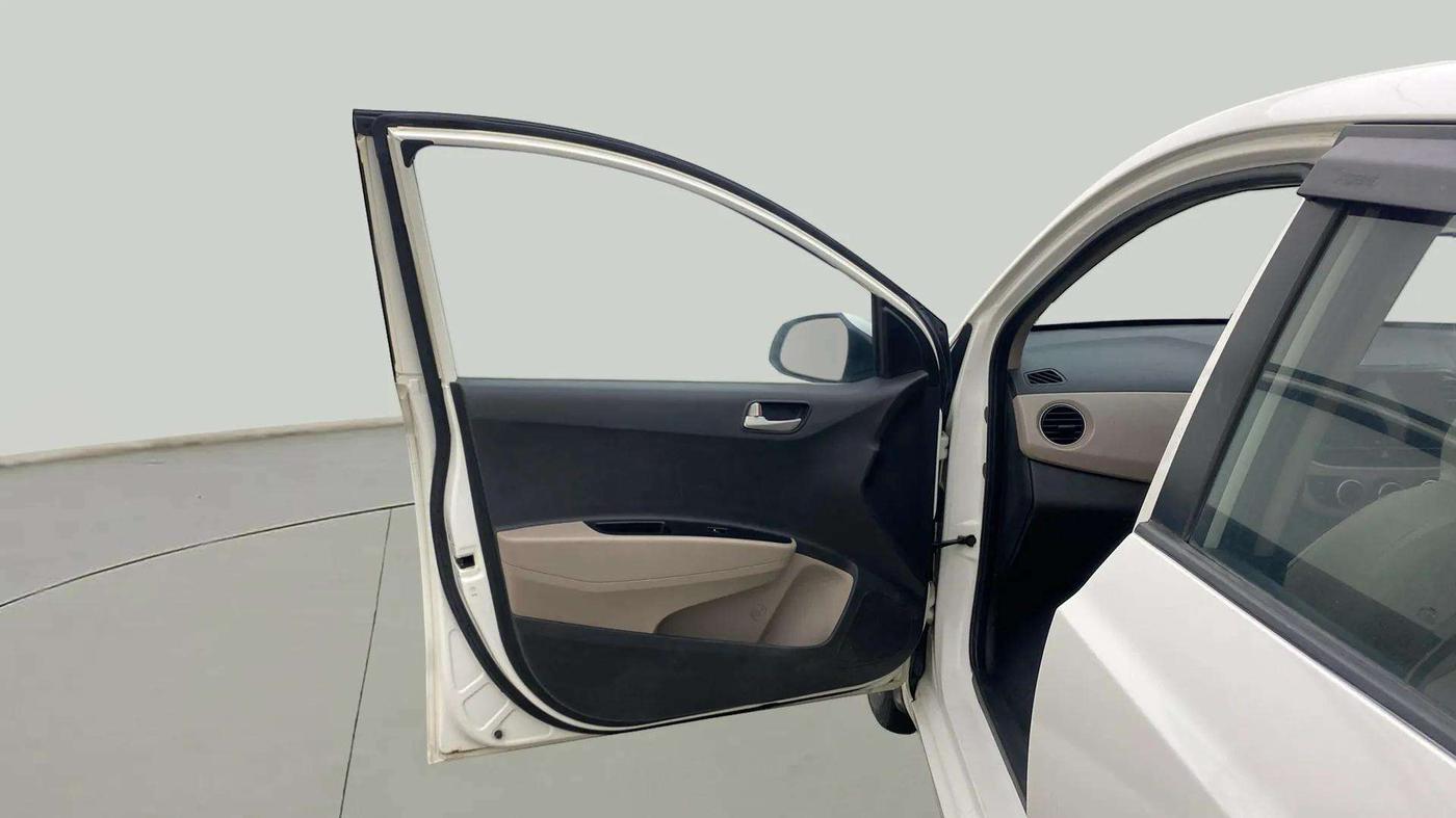 2015 Hyundai Xcent S 1.2, Petrol, Manual, 40,889 km, LHS Front Door