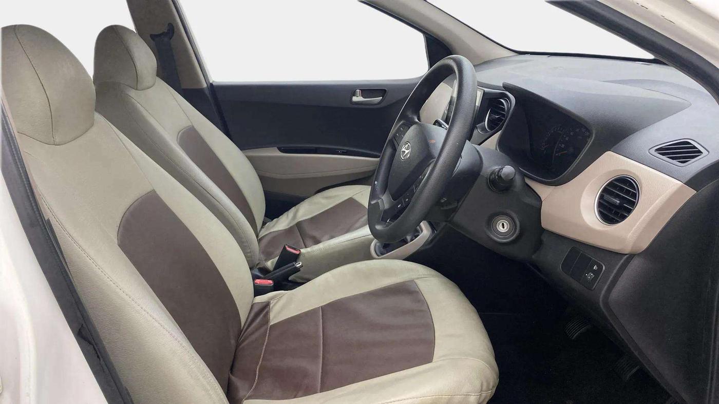 2015 Hyundai Xcent S 1.2, Petrol, Manual, 40,889 km, Right Side Front Door Cabin