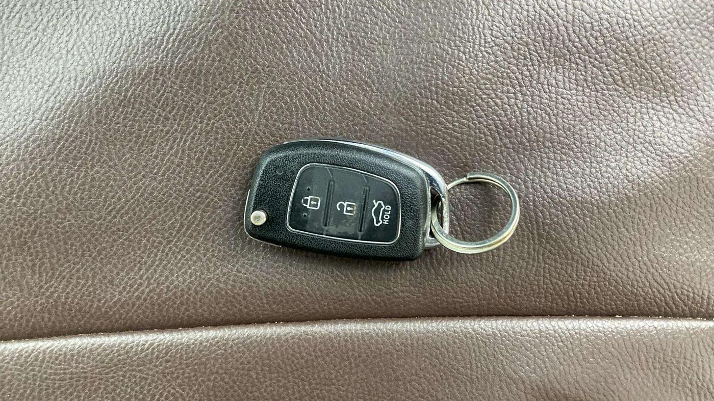 2015 Hyundai Xcent S 1.2, Petrol, Manual, 40,889 km, Key Close Up