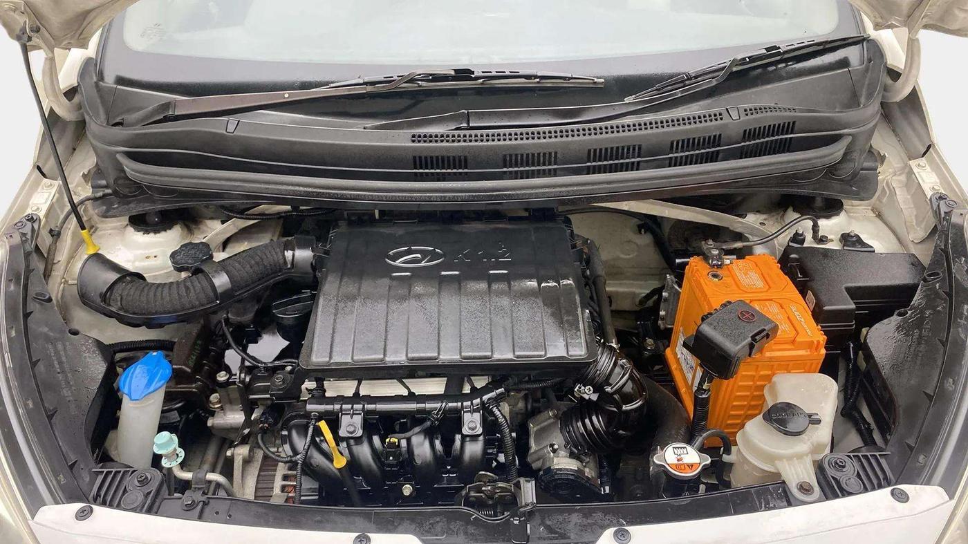2015 Hyundai Xcent S 1.2, Petrol, Manual, 40,889 km, Engine View