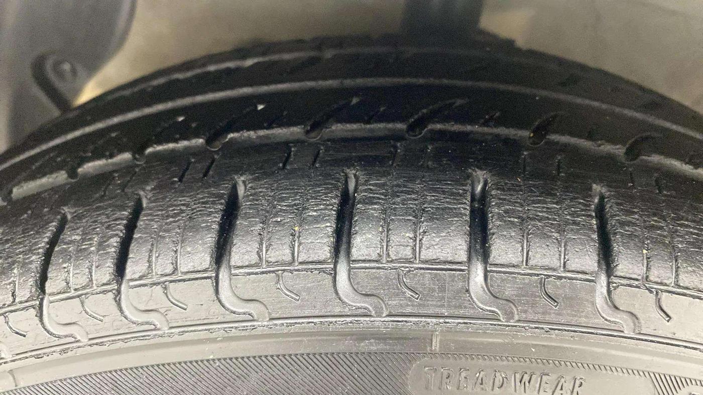 2015 Hyundai Xcent S 1.2, Petrol, Manual, 40,889 km, Left Front Tyre Tread
