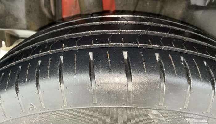 2019 Maruti Swift ZDI PLUS AMT, Diesel, Automatic, 25,570 km, Right Rear Tyre Tread