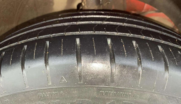 2019 Maruti Swift ZDI PLUS AMT, Diesel, Automatic, 25,570 km, Right Front Tyre Tread