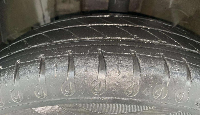 2021 Renault Kwid RXT 1.0 AMT (O), Petrol, Automatic, 40,280 km, Left Front Tyre Tread