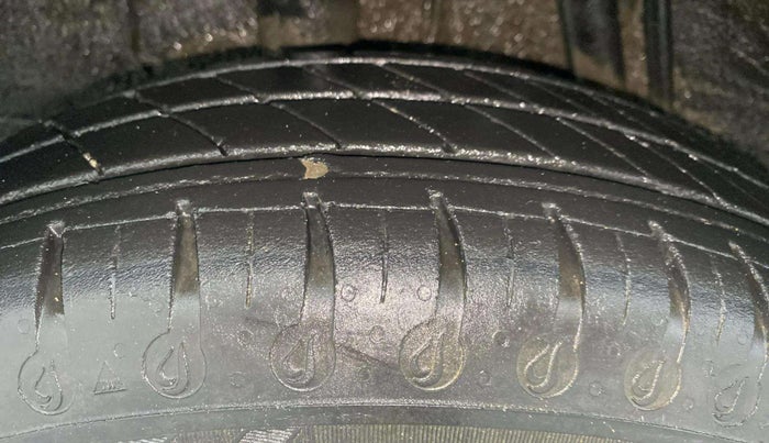 2021 Renault Kwid RXT 1.0 AMT (O), Petrol, Automatic, 40,280 km, Right Rear Tyre Tread