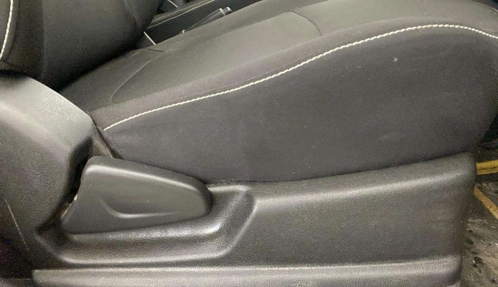 2020 Renault Kwid RXL, Petrol, Manual, 67,079 km, Driver Side Adjustment Panel