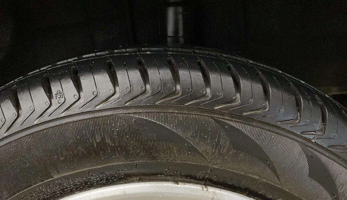 2020 Renault Kwid RXL, Petrol, Manual, 67,079 km, Left Rear Tyre Tread