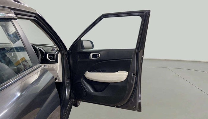 2022 Hyundai VENUE SX 1.2 PETROL, Petrol, Manual, 63,632 km, RHS Front Door