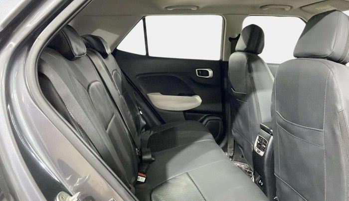 2022 Hyundai VENUE SX 1.2 PETROL, Petrol, Manual, 63,632 km, Right Side Rear Door Cabin