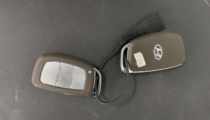 2022 Hyundai VENUE SX 1.2 PETROL, Petrol, Manual, 63,632 km, Key Close Up