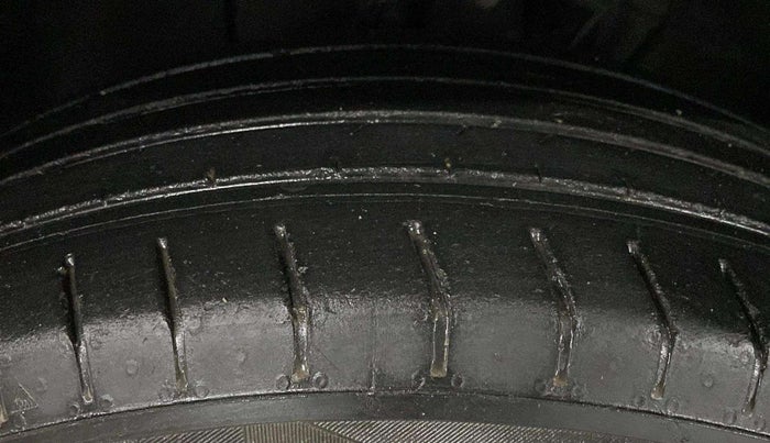 2022 Hyundai VENUE SX 1.2 PETROL, Petrol, Manual, 63,632 km, Left Front Tyre Tread