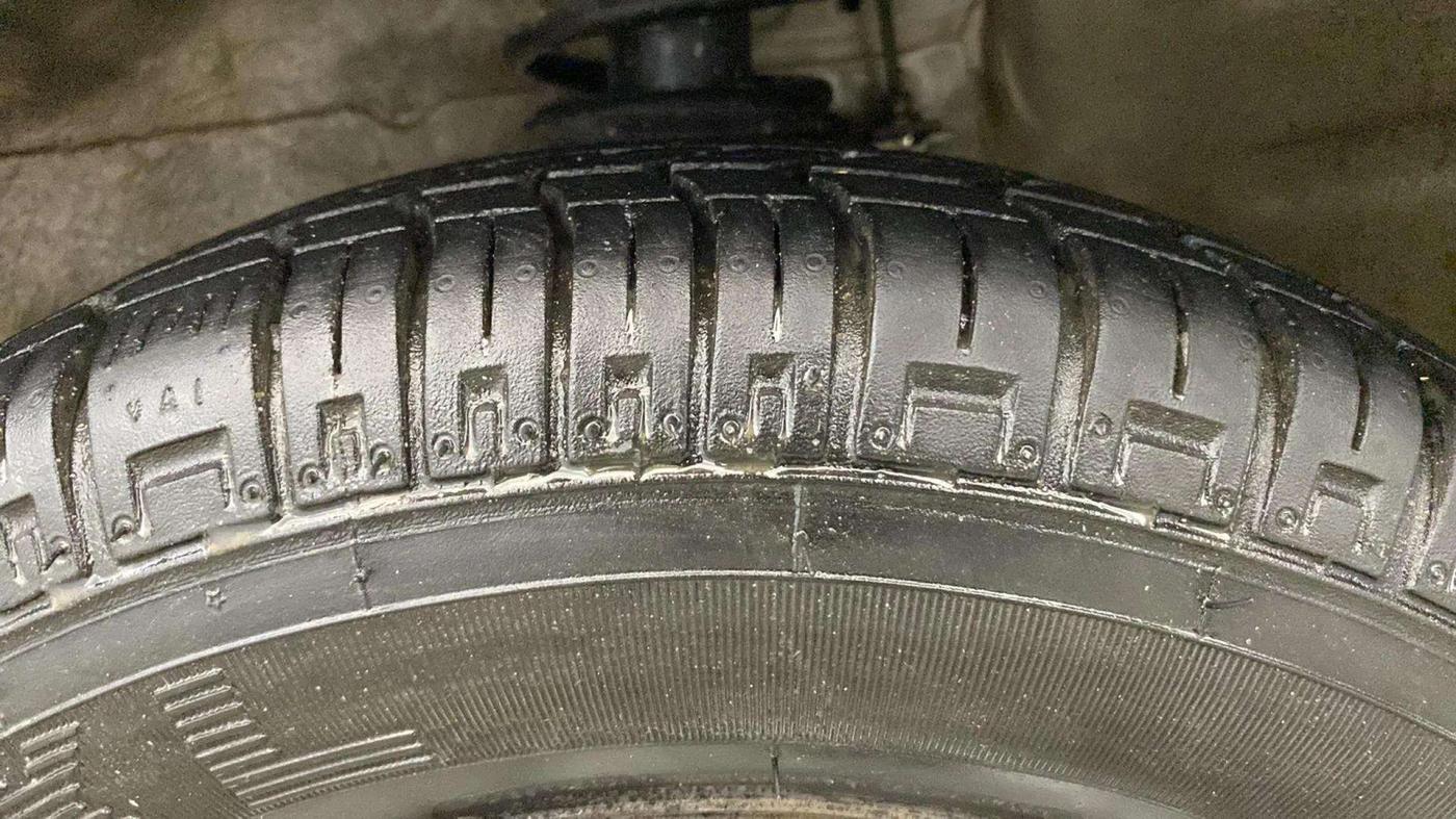 2016 Maruti Alto 800 LXI, Petrol, Manual, 25,775 km, Left Front Tyre Tread