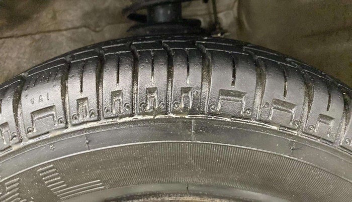2016 Maruti Alto 800 LXI, Petrol, Manual, 25,667 km, Left Front Tyre Tread