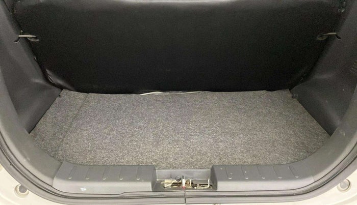 2016 Maruti Alto 800 LXI, Petrol, Manual, 25,667 km, Boot Inside